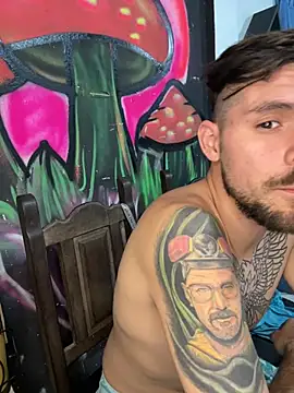 parejajuguetona420 Show Webcam