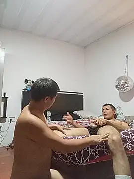 Skinyhot99's Webcam Show