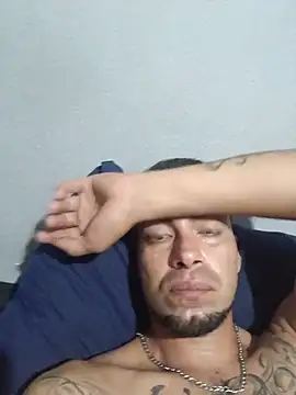 Show modela x4jonkaz47l na web-kameri