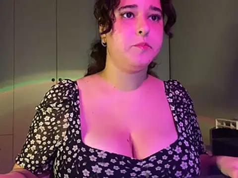 Chat XXX en directo de helloeviesz