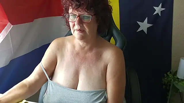GrandJo69: διαδικτυακό σόου στην κάμερα