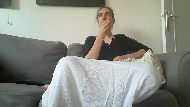 הופעת וובקאם של SinfulSilhouette