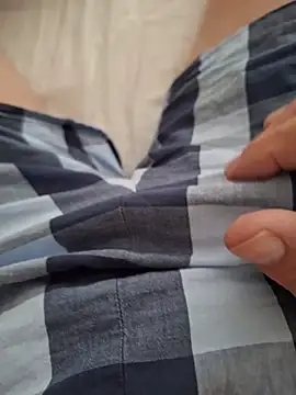 minnetird's Webcam Show