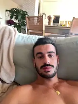 Carl242000: διαδικτυακό σόου στην κάμερα
