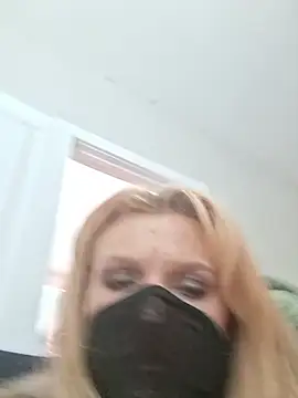 UpInTheStars' Live XXX Chat