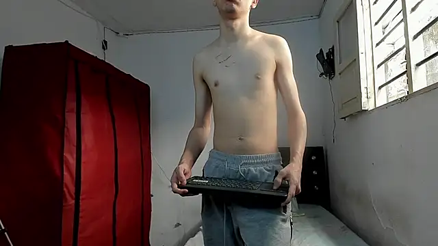 andrew_2811 webcam show