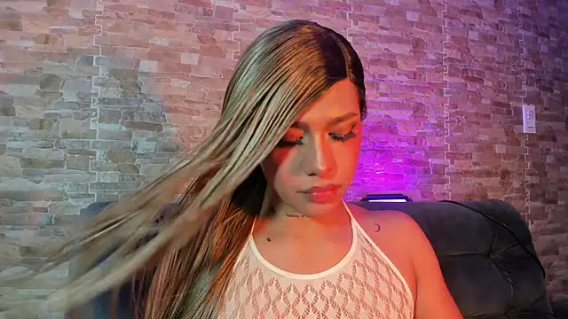 Dreams_Chloe Show in webcam