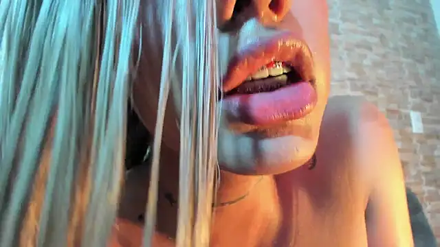 הופעת וובקאם של Dreams_Chloe