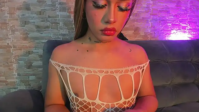 Dreams_Chloe: διαδικτυακό σόου στην κάμερα