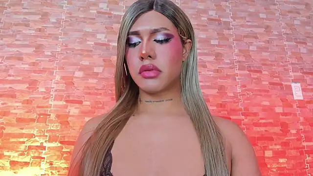 Dreams_Chloe Show in webcam