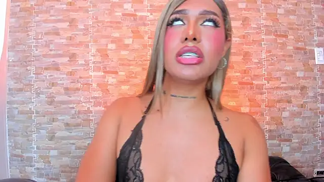Dreams_Chloe Show in webcam