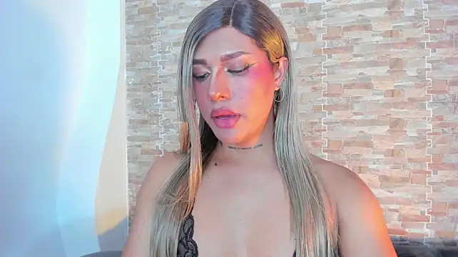 Dreams_Chloe Show in webcam