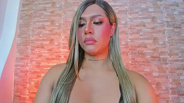 Dreams_Chloe Show in webcam