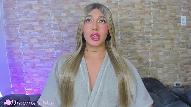 הופעת וובקאם של Dreams_Chloe