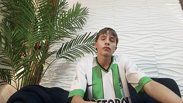 Pavo_tv: διαδικτυακό σόου στην κάμερα