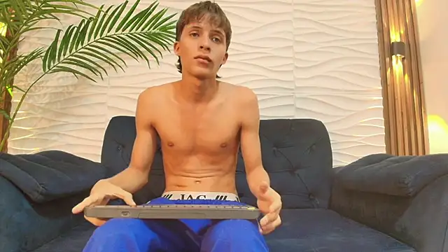 Вебкам-шоу Pavo_tv