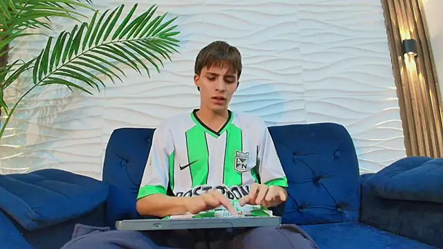 Pavo_tvn Webbikameraesitys
