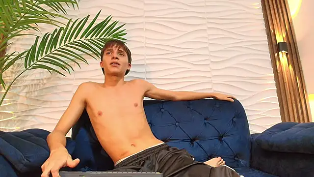 Show modela Pavo_tv na web-kameri