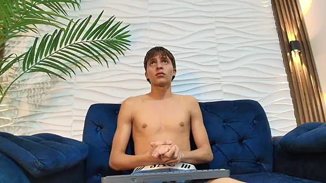Вебкам-шоу Pavo_tv