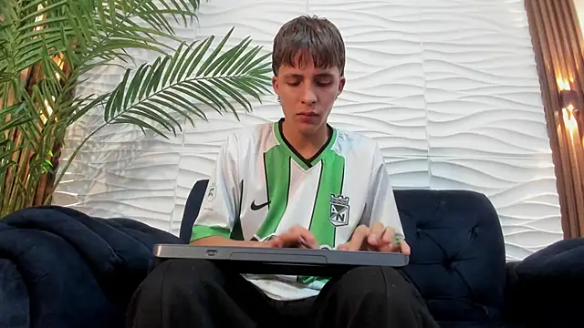 عرض كام Pavo_tv