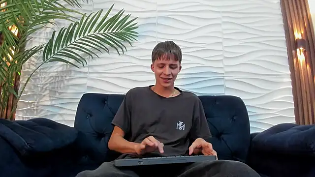 عرض كام Pavo_tv