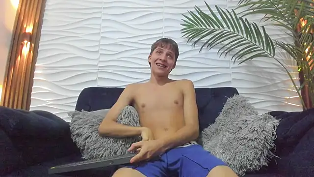 Show modela Pavo_tv na web-kameri