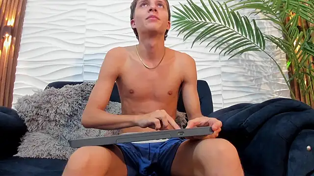 Pavo_tv Show Webcam