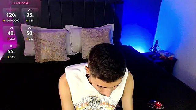 Toyboy_richard's Webcam Show