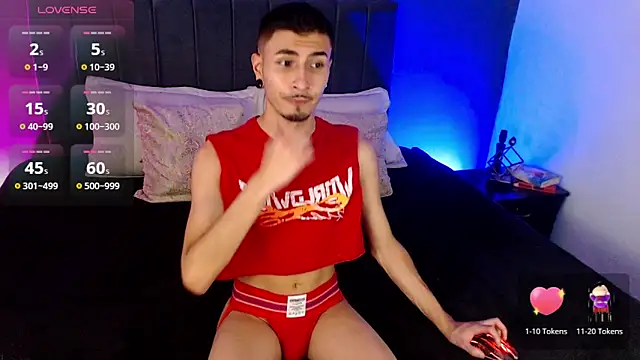 Toyboy_richard Show in webcam