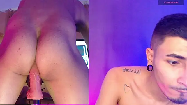 Toyboy_richard: διαδικτυακό σόου στην κάμερα