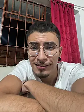 Pertunjukan Kamera Web Toyboy_richard