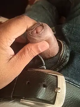 Gujjuuboys Show in webcam