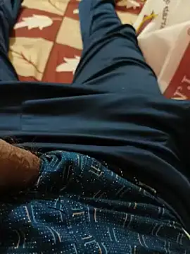 Gujjuuboys Show in webcam