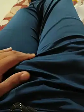 הופעת וובקאם של Gujjuuboys