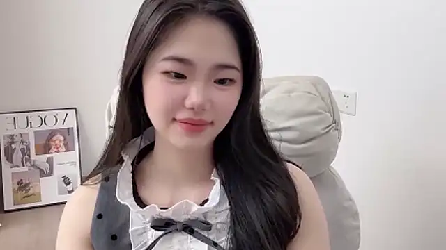 Chat soba uživo modela suki-1