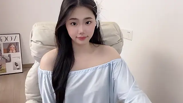 suki-1 live XXX chat