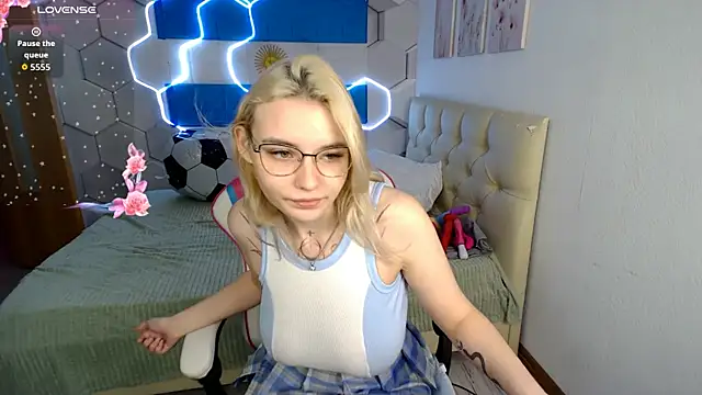 aliicemeow 现场XXX聊天