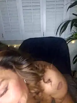 LovelyLucindaのウェブカメラショー