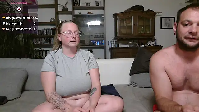 Chatroom XXX en direct de _Becca_und_Nimmersatt_