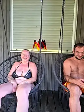 הופעת וובקאם של _Becca_und_Nimmersatt_