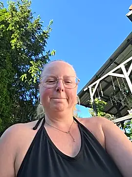 _Becca_und_Nimmersatt_ Pertunjukan Webcam