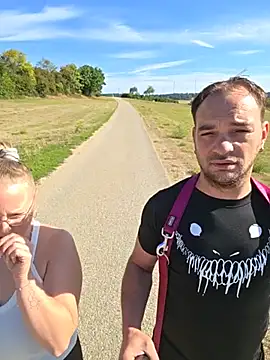 _Becca_und_Nimmersatt_ Pertunjukan Webcam
