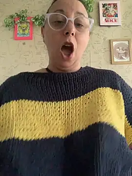 Chat +18 de LupitaHaze ao vivo