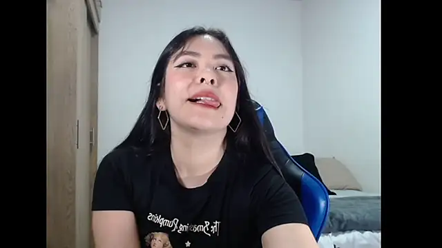 EloiseJun's Live XXX Chat