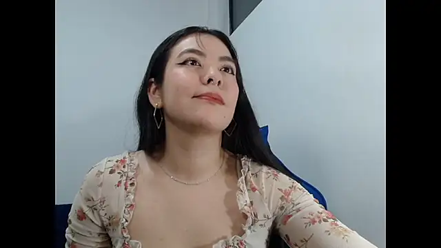 Czat XXX na żywo – EloiseJun