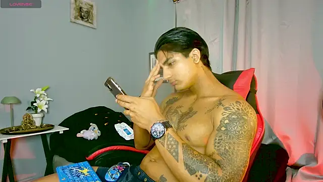 Show modela Rebor_phoenix1 na web-kameri