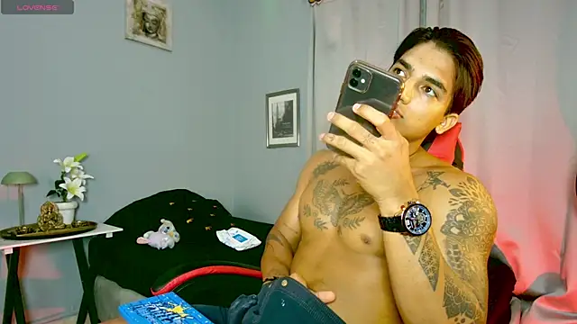 Show modela Rebor_phoenix1 na web-kameri
