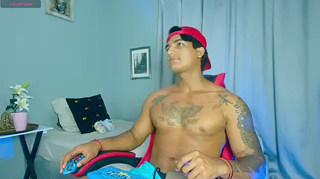 Rebor_phoenix1's Webcam Show