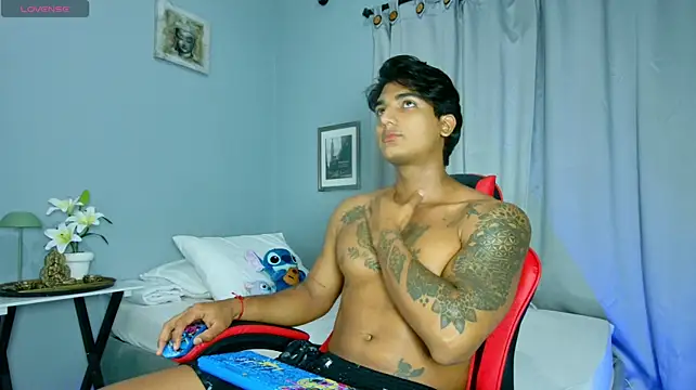 Show modela Rebor_phoenix1 na web-kameri