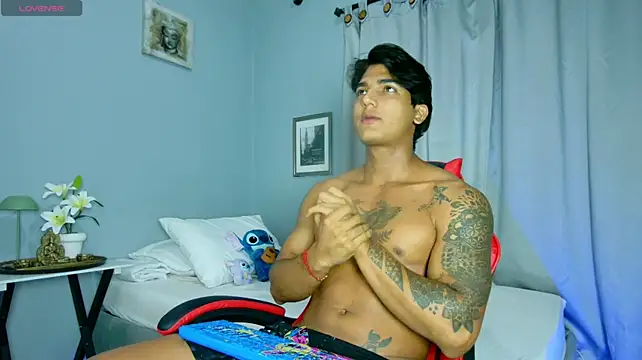 Rebor_phoenix1's Webcam Show